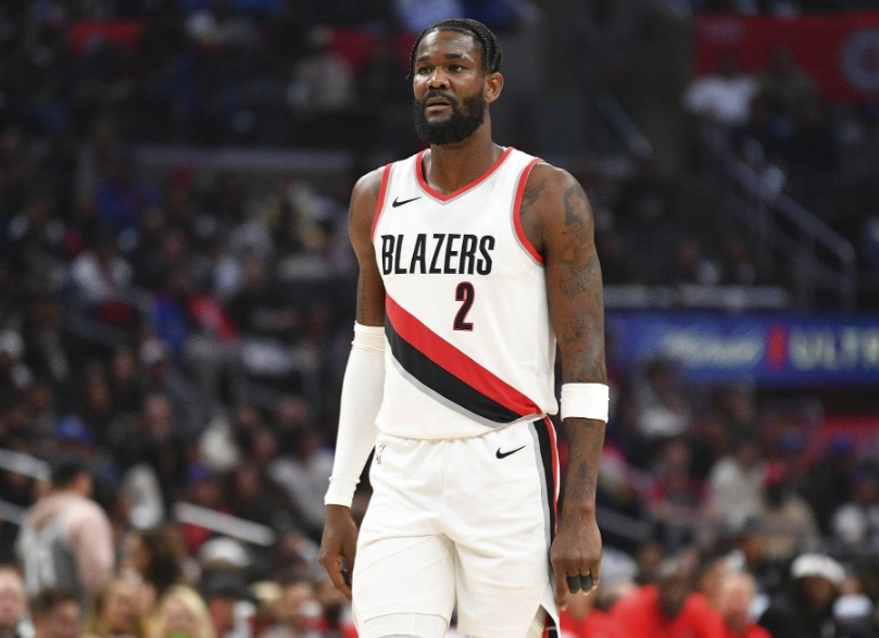 开云体育平台-美记：艾顿多次在球队航班和训练中迟到，开拓者无法忍受他的不良行为