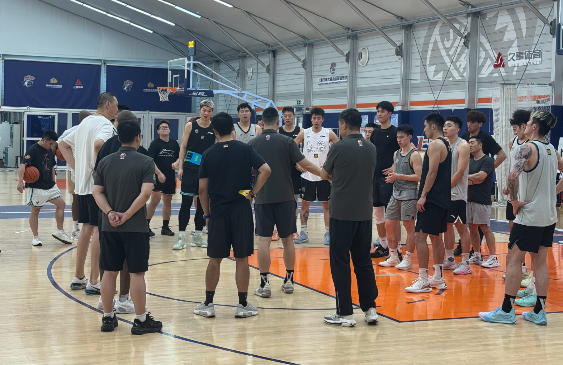 开云体育平台-上海明天启程日本拉练，张镇麟晚几天会合，球队将重点签护框大外